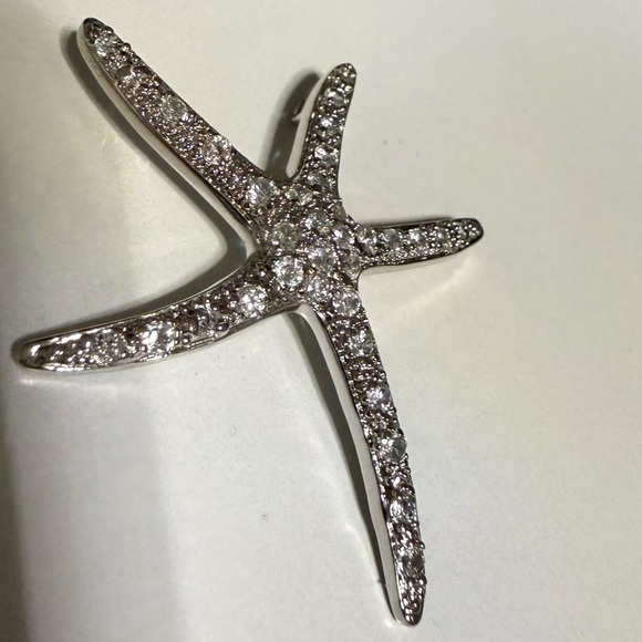 Starfish Crystal Pendant – Silver-Tone Pavé Sea Star Charm for Women - Picture 6 of 17
